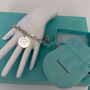 🩵9” Tiffany & Co. Sterling Silver Return to Tiffany Charm Bracelet - Silver